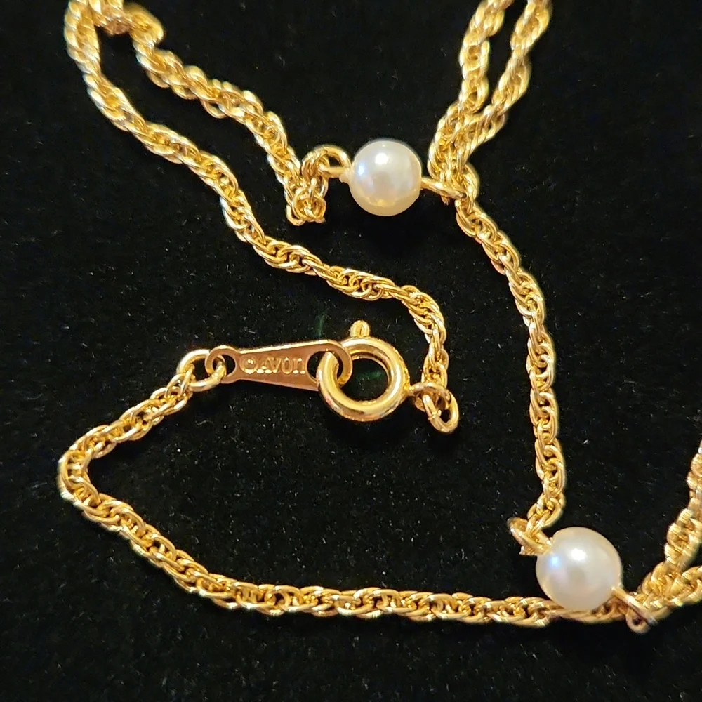 Vintage, Avon, Faux Pearl Cameo Necklace - Picture 6 of 7